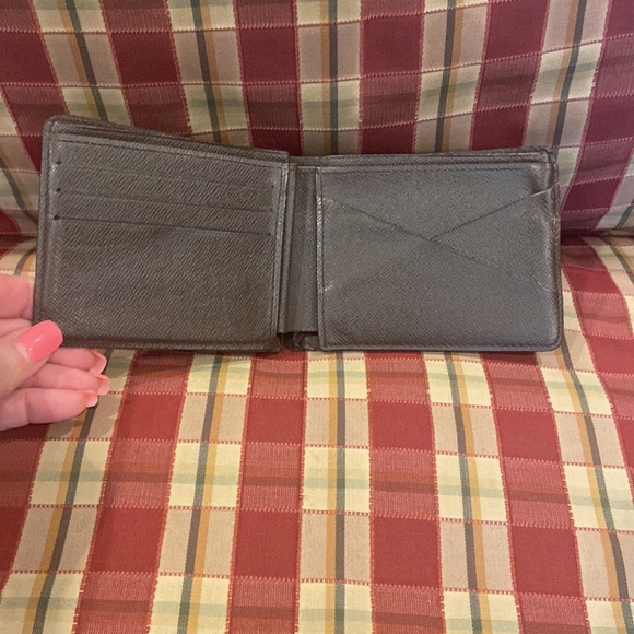Louis Vuitton mens wallet - Picture 3 of 5